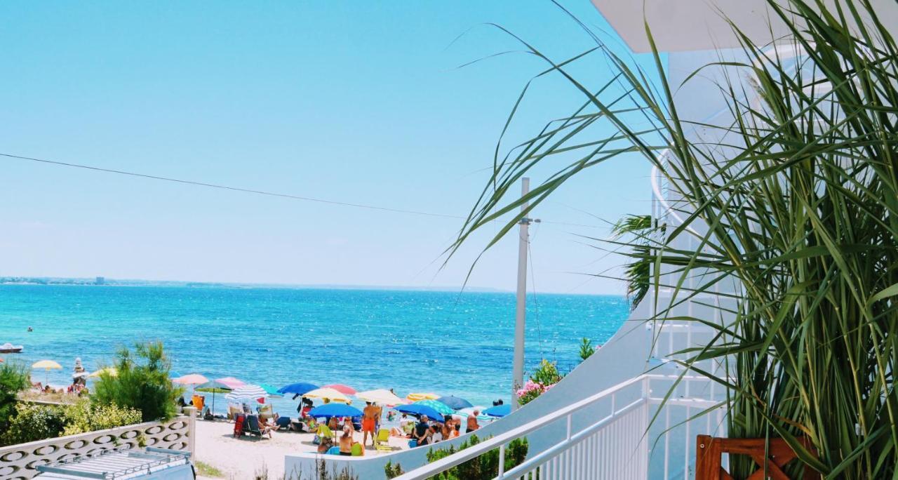 Porto Cesareo Appartamento Panoramico Fronte Mare Con Parcheggio Coperto トッレ・ラピッロ エクステリア 写真