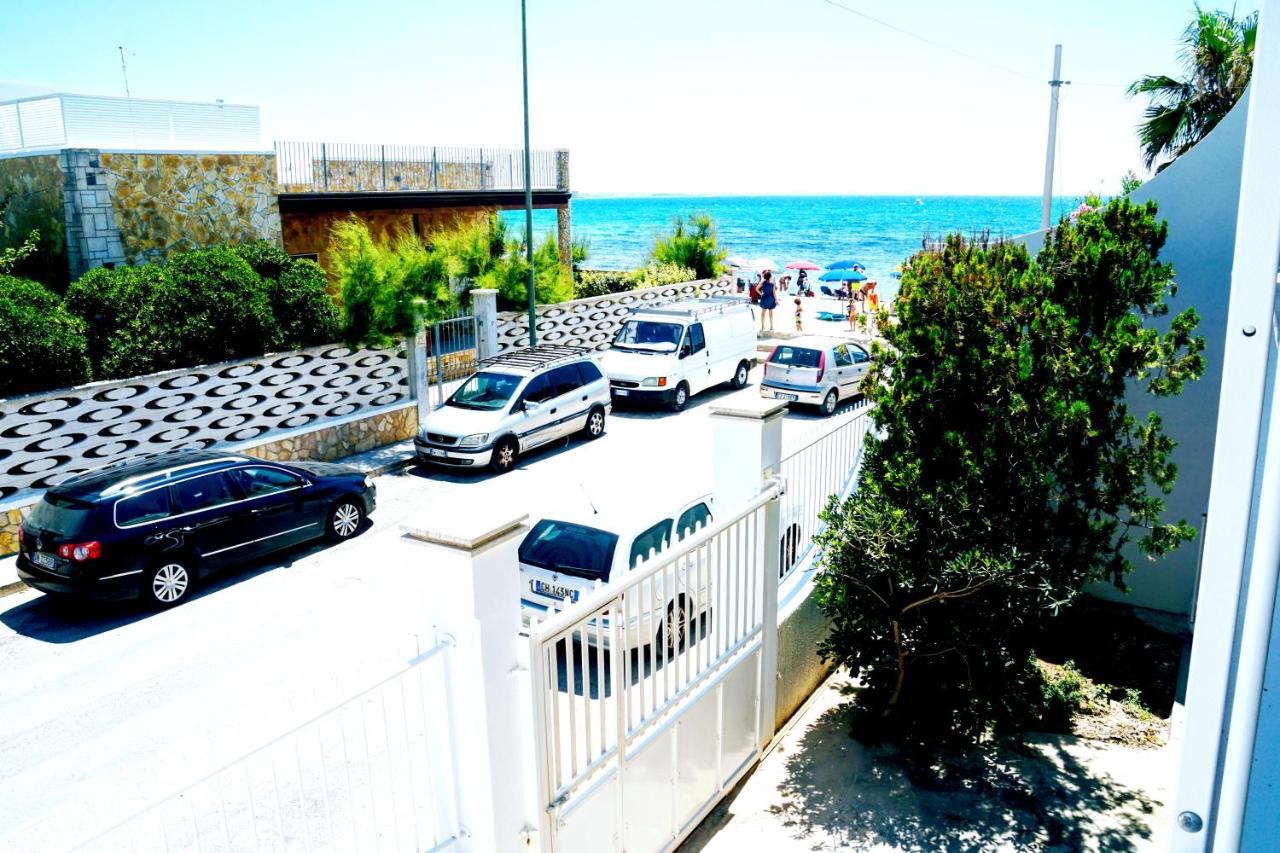 Torre Lapillo Fronte Mare In Centro With Covered Parking トッレ・ラピッロ エクステリア 写真