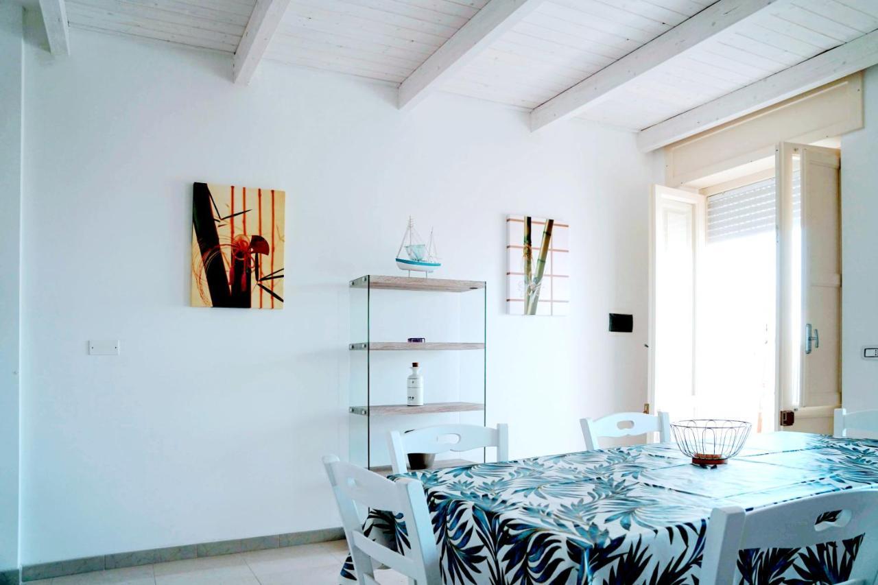 Porto Cesareo Appartamento Panoramico Fronte Mare Con Parcheggio Coperto トッレ・ラピッロ エクステリア 写真