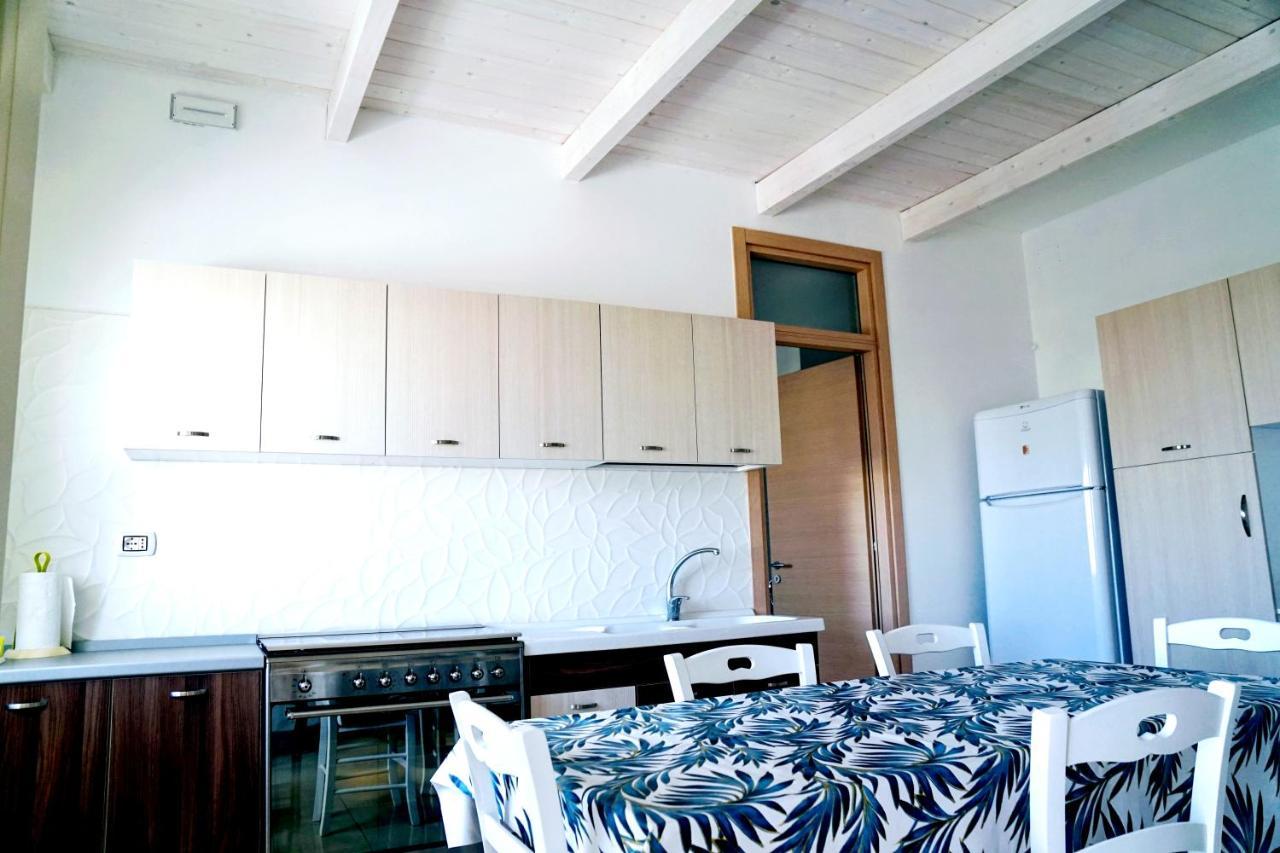 Porto Cesareo Appartamento Panoramico Fronte Mare Con Parcheggio Coperto トッレ・ラピッロ エクステリア 写真