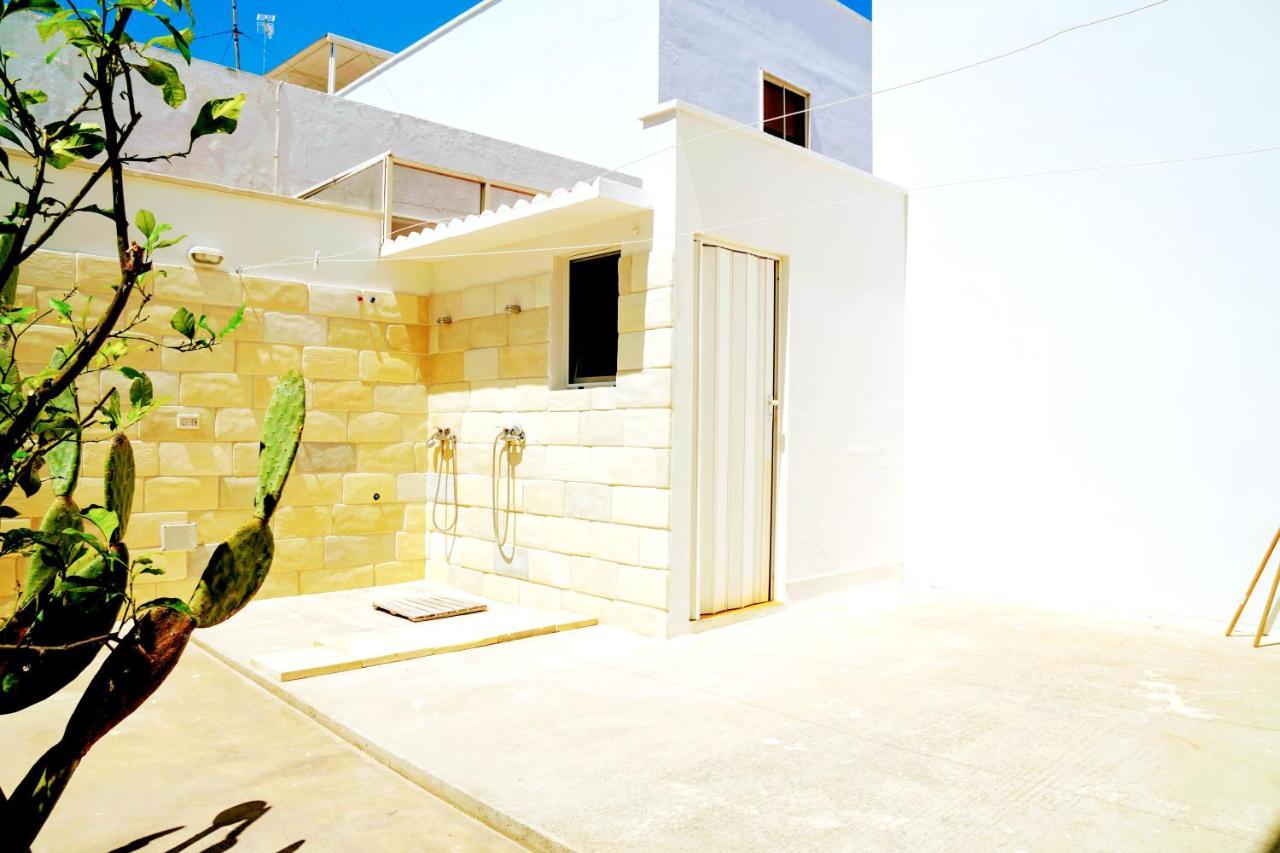Torre Lapillo Fronte Mare In Centro With Covered Parking トッレ・ラピッロ エクステリア 写真