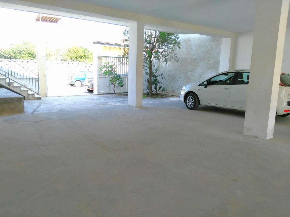 Torre Lapillo Fronte Mare In Centro With Covered Parking トッレ・ラピッロ エクステリア 写真