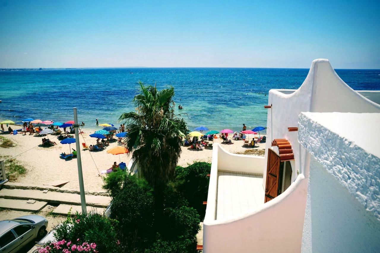 Porto Cesareo Appartamento Panoramico Fronte Mare Con Parcheggio Coperto トッレ・ラピッロ エクステリア 写真