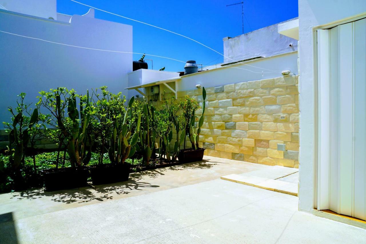Torre Lapillo Fronte Mare In Centro Con Parcheggio Copertoヴィラ エクステリア 写真